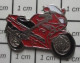 1818c Pin's Pins / Beau Et Rare / MOTOS / GROSSE MOTO SPORTIVE ROUGE A IDENTIFIER - Motorräder