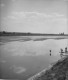 N80 - Photo Originale De PIERRE BOUCHER - Bords De La Loire à BLOIS - Tampon Du Photographe Au Dos - Personnes Identifiées