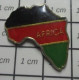 912b Pin's Pins / Beau Et Rare / AUTRES / CARTE DE L'AFRIQUE NOIRE ROUGE VERTE AFRICA - Andere & Zonder Classificatie