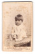 Fotografie Edwin Jucker, Herisau, Oberdorfstrasse 137, Süsses Kleinkind In Weissem Kleidchen Mit Ball In Der Hand  - Personnes Anonymes