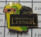 912c Pin's Pins / Beau Et Rare / THEME : MARQUES / CHAUSSETTES LABONAL PANTHERE NOIRE LUNETTES ROSES - Trademarks