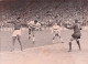 FOOTBALL STADE FRANCAIS - NIMES 1962 EN 16èm DE FINALE DE LA COUPE SCORE 2-2  PHOTO 18 X 13 CM - Sport