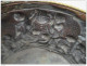 Delcampe - BEAU CACHE POT EN LAITON (CUIVRE JAUNE )  SCENE DE CHERUBINS (REPOUSSE) DIAMETRE 20 Cm HAUT 24 CM - Arte Popolare