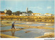 CAR-AAYP8-85-0588 - ILE-DE-NOIRMOUTIER - Paludier Au Travail Dans Les Marais Salants - Ile De Noirmoutier