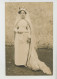 ENFANTS - Belle Carte Photo Jeune Fille Déguisée Avec Robe Du Moyen âge Et Couronne Début XXème (non Située) - Portraits