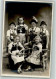 39930308 - Eine Gruppe Kinder In Tracht Im Fotostudio - Costumes