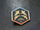 B Pin's Pins Insigne Convoyeur De Fonds Revolver Manurhin MR 88 Pegase Badge  Tres Bon Etat Taille : 26 * 27 Mm Envois S - Army