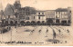LIBOURNE - Place De L'Hôtel De Ville Un Jour De Fête - état - Libourne