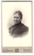 Fotografie Jul. Staegemann, Düsseldorf, Alleestrasse 40, Portrait Bürgerliche Dame In Hübscher Kleidung  - Anonyme Personen