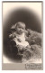 Fotografie G. Drees, Barmen, Heckinghauserstr. 168, Portrait Süsses Kleinkind Im Weissen Hemdchen Auf Fell Sitzend  - Anonieme Personen