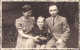 Mic Străjer, împreună Cu Tatăl Său, Profesor Eugen Pascu De La Liceul „Mihai Viteazul” Din Turda și Mama Sa, 1940 P1141 - Identified Persons
