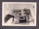 Photo Originale Vintage Snapshot Vernaculaire Portrait Femme Regard Salle à Manger Buffet Poste Radio  3890 - Sin Clasificación