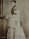 Photo Cdv Bernard à Paris - Jeune Femme, En Pied, Ca 1870-75 L442 - Antiche (ante 1900)