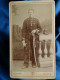 Photo Cdv Ch. Poupat à Bourges - Militaire Sergent Du 32e D'artillerie,en Pied, Sabre, Circa 1880 L440 - Old (before 1900)