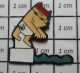 912c Pin's Pins / Beau Et Rare / JEUX OLYMPIQUES / BARCELONA 92 MASCOTTE COBI NATATION BONNET ROUGE - Jeux Olympiques