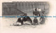 R095499 Old Postcard. Family At The Beach - Monde