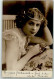 39627808 - Rotophot 1086 Frauenschoenheit Perlenkette - Photographie