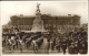 72155373 London Victoria Memorial Buckingham Palace And Guards - Autres & Non Classés