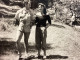 Photo Snapshot 1940 Le Puy-en-Velay Homme, Femme Sur Un Chemin Qui Marche, Homme De Profil, Plus Loin, Homme Qui Marche - Personnes Anonymes