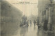 75 - PARIS - CRUE DE LA SEINE - RUE CHEVALERET - CONSTRUCTION D'UNE PASSERELLE - Paris Flood, 1910