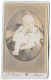 PHOTO CDV  Vers 1890 **  UN BEBE     ** PHOTOGRAPHE MAUGER A MAMERS    ** - Old (before 1900)