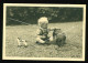 Orig. Foto Um 1933 Süsser Junge Auf Decke Im Gras Mit Dackel, Hund, Sweet Boy In The Grass With Dog And Toys Animal Love - Personnes Anonymes