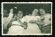 Orig. Foto 1934 Süße Mädchen & Jungs Liegen Zusammen Im Gras, Cute Girls & Boys Lie Together On The Grass, Teenager - Personnes Anonymes