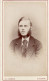 Photo CDV D'un Homme élégant Posant Dans Un Studio Photo A Glasgow - Anciennes (Av. 1900)