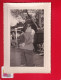 Photo Originale Snapshot Cité Romaine FREJUS Chef De Gare Le Petit Train Homme Nain Gare Du Sud 8,7 Cm X 13,2 Cm - Places