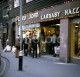 70s SHOP LORD JOHN CARNABY STREET LONDON UK ENGLAND AMATEUR 35mm SQUARE SLIDE NOT PHOTO No FOTO NB4123 - Diapositives