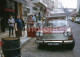 1969 UK PLATE AUSTIN 3 LITRE CAR RUE DU COMMERCE PARIS FRANCE 35mm AMATEUR DIAPOSITIVE SLIDE Not PHOTO No FOTO NB4129 - Diapositive