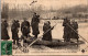 S16470 Cpa 94 Bords De Marne - Crue 1910 - Les Zouaves Donnant La Chasse Aux Pillards - Sonstige & Ohne Zuordnung