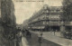 PARIS  La Rue De Sèvres Animée Commerces Attelages RV - Arrondissement: 06