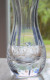 Delcampe - -JOLI ANCIEN PETIT VASE CRISTAL ST LOUIS Estampillé Fleurs Gravées Au Bas     E - Jarrones