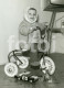 1966 REAL PHOTO FOTO BOY TRICICLO TRICYCLE TINPLATE TOY TOYS BUICK RIVIERA POLICE CAR JOUET JOUETS AT187 - Voorwerpen