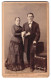 Fotografie G. Chr. Hahn, Dresden, Waisenhausstr. 34, Portrait Eines Elegant Gekleideten Junge Paares  - Anonyme Personen