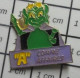 912B Pin's Pins / Beau Et Rare / MARQUES / SORTE D'ALIEN VERT "A" COMME AFFAIRES - Trademarks