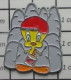 912B Pin's Pins / Beau Et Rare / CINEMA / DESSIN ANIME CANARI TITI BONNET ROUGE ET TAMBOUR - Cinéma