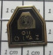 912B Pin's Pins / Beau Et Rare / MARQUES / COSMETIQUE OIL OF OLAZ Pas Jean-Michel !! - Trademarks