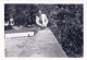 Photo 8.5 X 6.00 -  CHATEAUNEUF Les BAINS ( 63 ) - Petite Pause - Aout 1951 - Personnes Anonymes