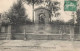 . 55 . LACROIX-sur-MEUSE . Fontaine De La Vierge . Petite Animation . - Other & Unclassified