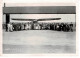 Ref 3 - Photo : Groupe Devant Un Avion à Waalhaven - Pays Bas / Hollande  . - Europe