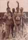 ATHLETISME 09/1959 FRANCE SUEDE  LE 4X100M REMPORTE PAR LES FRANCAIS DELECOURT DAVID GENEVAY ET SEYE PHOTO 18 X 13 CM - Sports