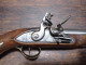 Réplique Ancienne De Pistolet De Cavalerie US à Silex - Harper's Ferry Modèle 1805-07 - TBE - Armes Neutralisées