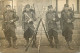 Militaires-ref E78-carte Photo -militaires -militaria -regiments -regiment- No 98 Sur Cols Et Kepis -tenue De Campagne - Regimente