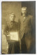 Carte Photo Couple En Habit De Deuil Avec Photo D'un Soldat - Un Fils Certainement Mort à La Guerre - Guerre, Militaire