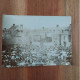 Grande Photographie Ancienne Titré Place De La Mairie, Photo Représentant Une Foire Aux Bestiaux Je Pense, Photo Animée - Old (before 1900)