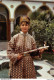 MAROC شابة مغربية في حدائق سجلماسة Jeune Fille Dans Les Jardins De Sijilmassa  Cpsm ♥♥♥ - Autres & Non Classés