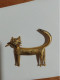 T2 // BROCHE CHAT EN METAL DORE JEAN COCTEAU - Spille