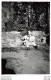 2 Photographies- Amateur Photo Snapshot Vintage # FILLETTE -LES PREMIERS PAS DE BÉBÉ - FORMAT 87 X 60 - Unclassified